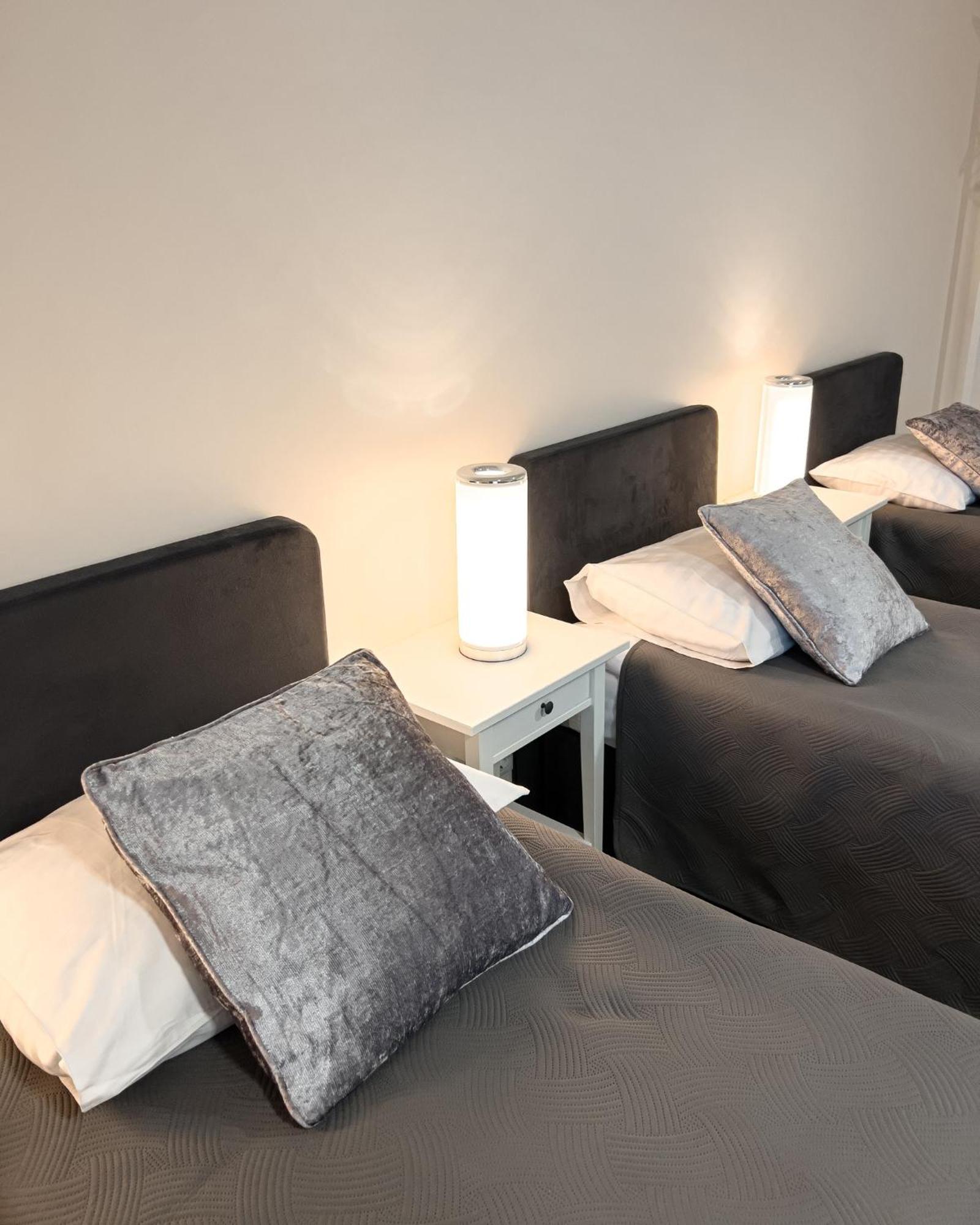 Sveciu Namai Zara Hotel Tytuvenai Kültér fotó